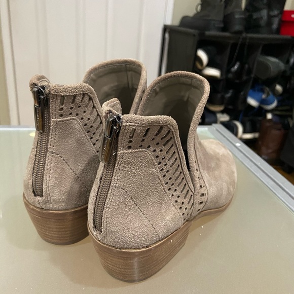 Vince Camuto booties - Picture 3 of 5